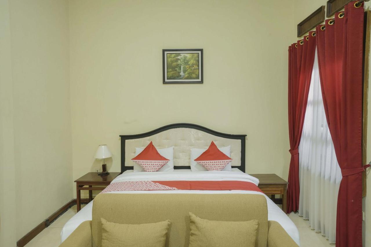Oyo 804 Ndalem Maharani Guest House Yogyakarta Ngoại thất bức ảnh