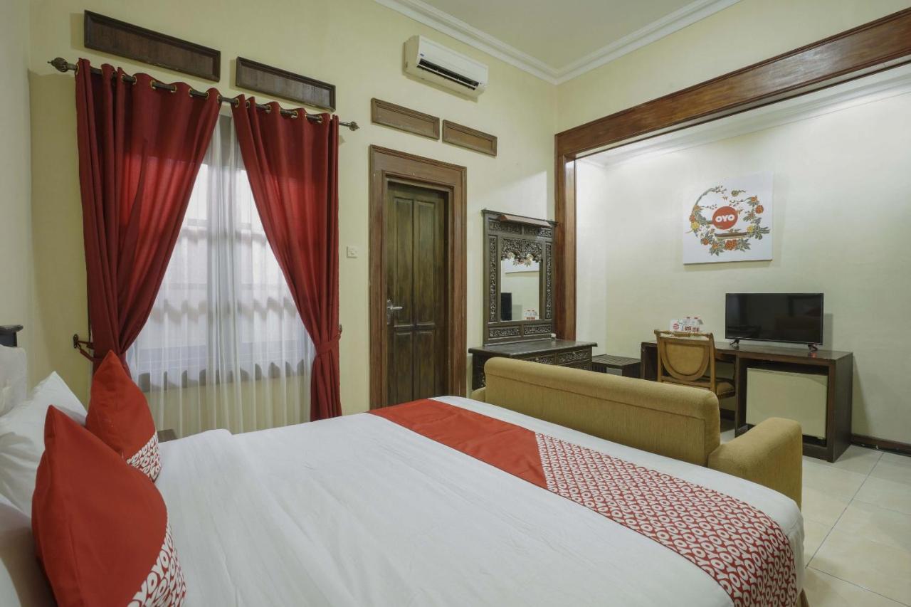 Oyo 804 Ndalem Maharani Guest House Yogyakarta Ngoại thất bức ảnh