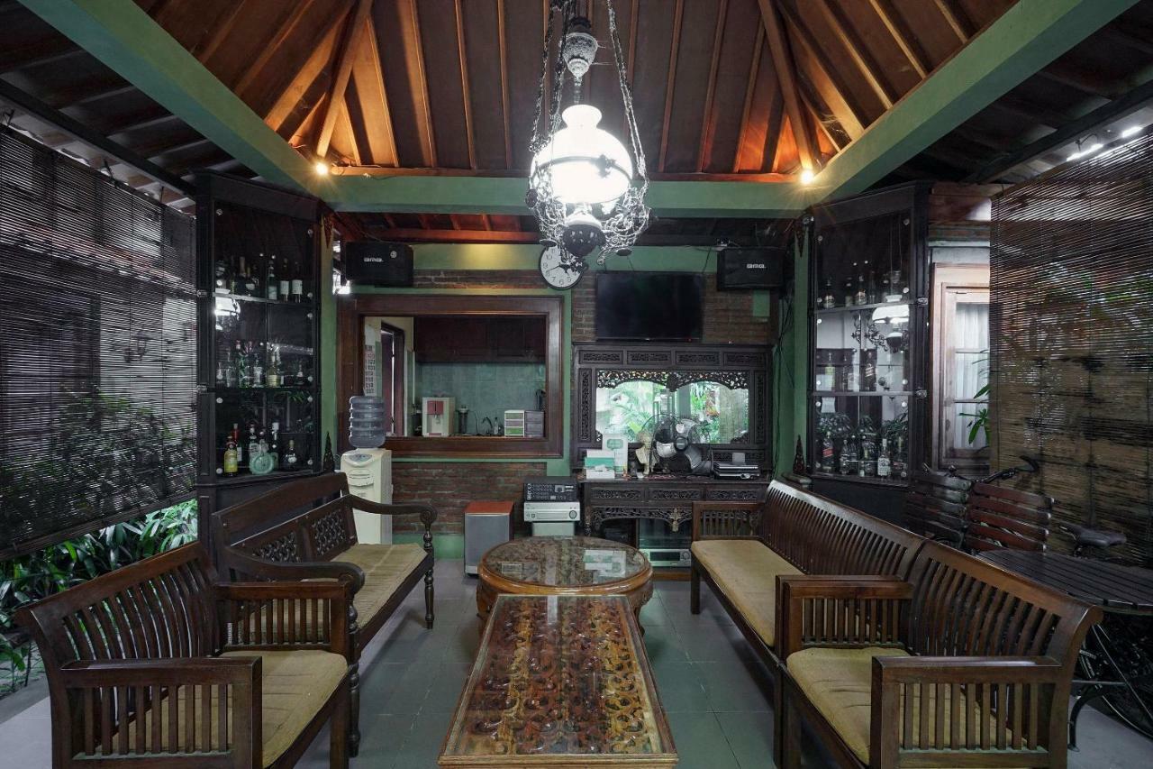 Oyo 804 Ndalem Maharani Guest House Yogyakarta Ngoại thất bức ảnh