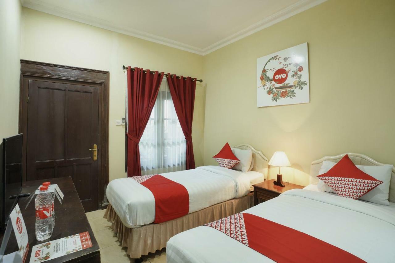 Oyo 804 Ndalem Maharani Guest House Yogyakarta Ngoại thất bức ảnh