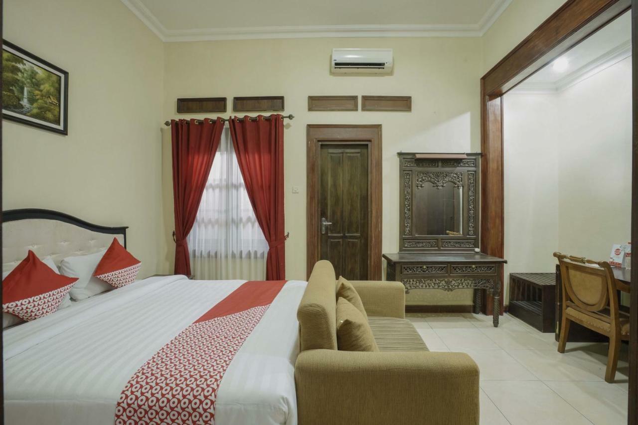 Oyo 804 Ndalem Maharani Guest House Yogyakarta Ngoại thất bức ảnh