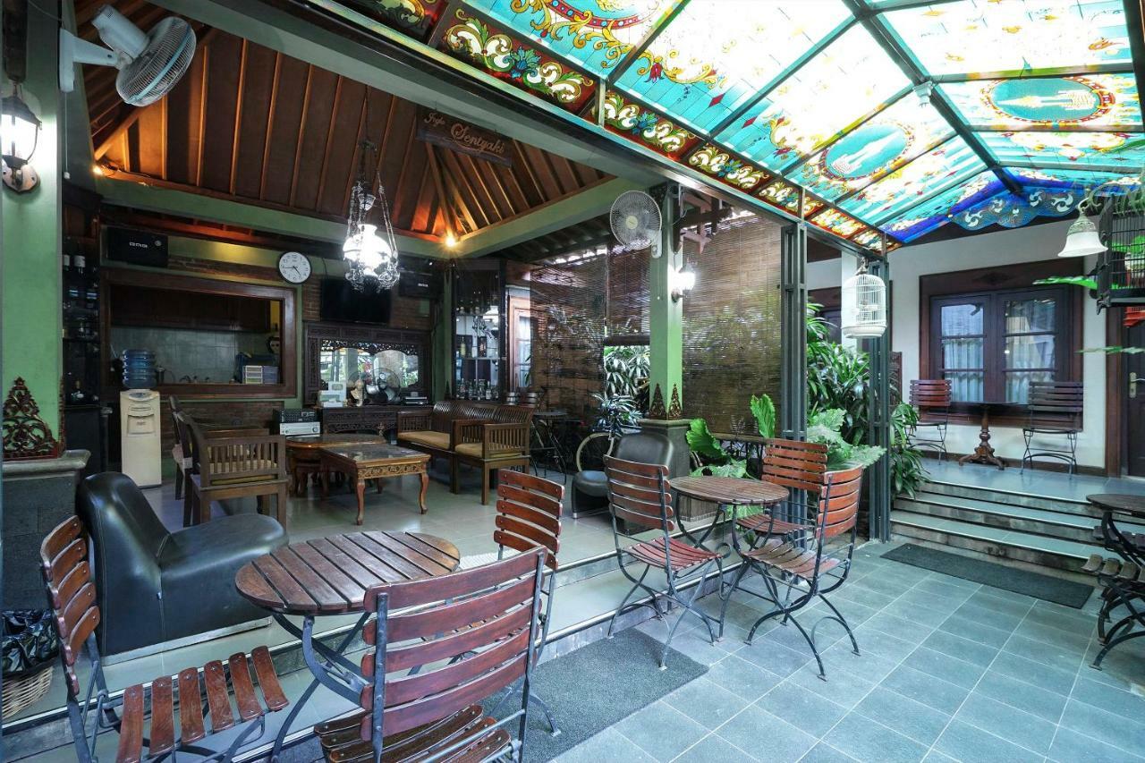 Oyo 804 Ndalem Maharani Guest House Yogyakarta Ngoại thất bức ảnh