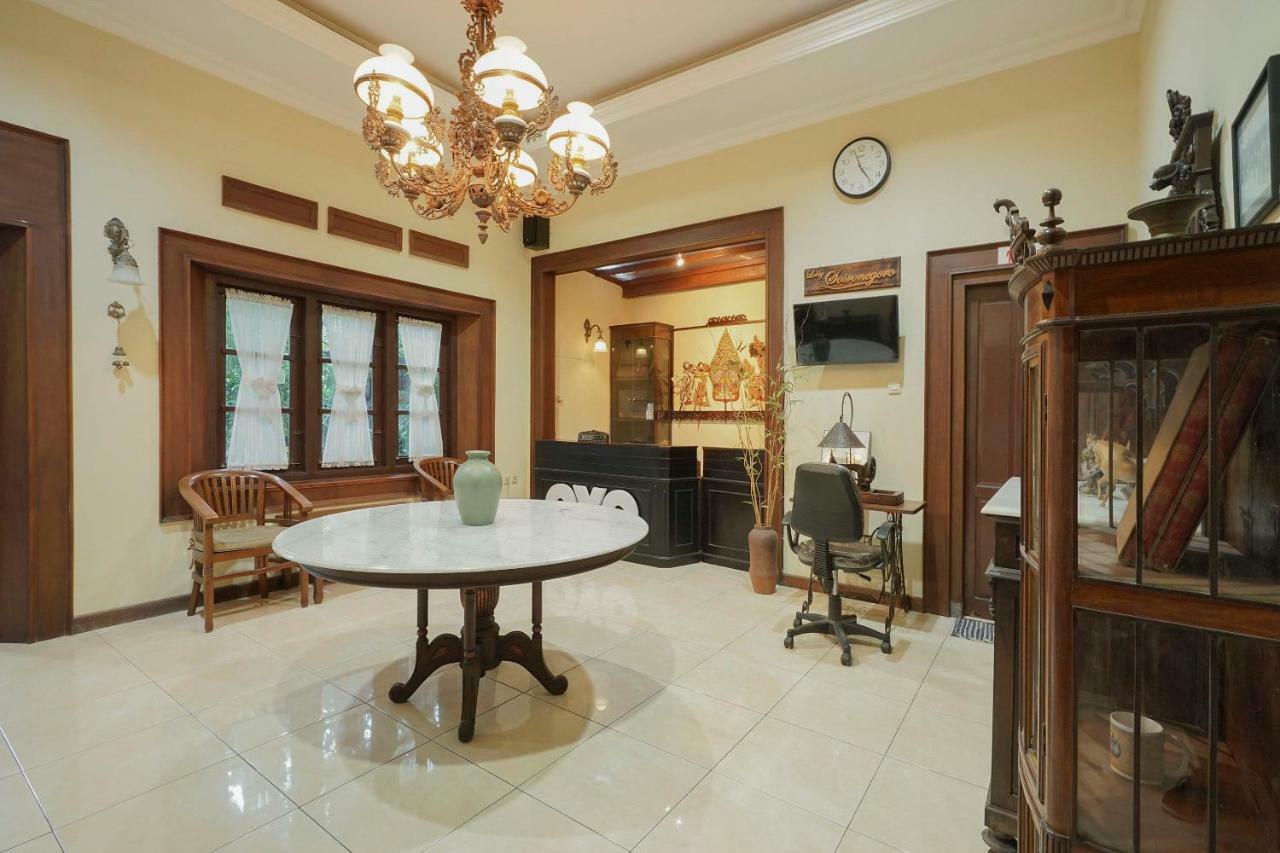 Oyo 804 Ndalem Maharani Guest House Yogyakarta Ngoại thất bức ảnh