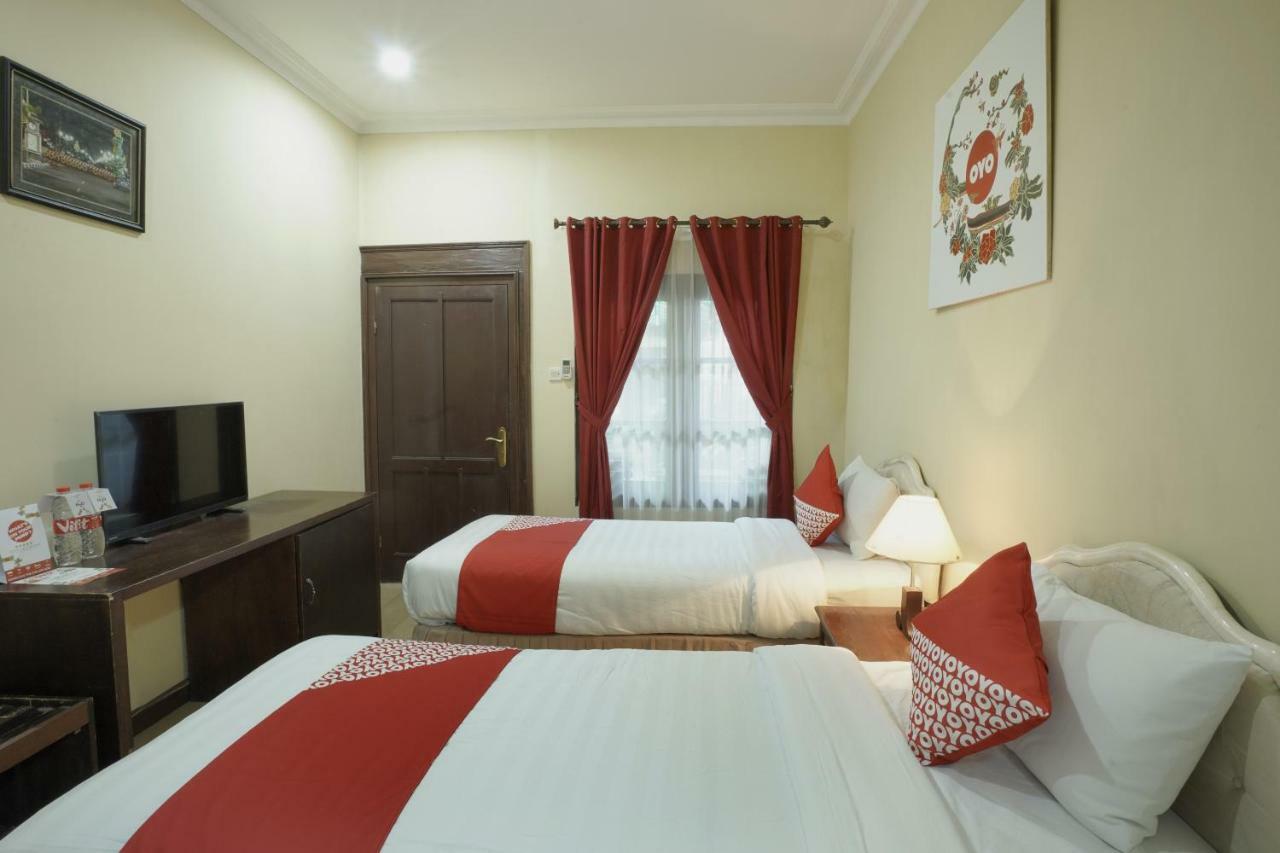 Oyo 804 Ndalem Maharani Guest House Yogyakarta Ngoại thất bức ảnh