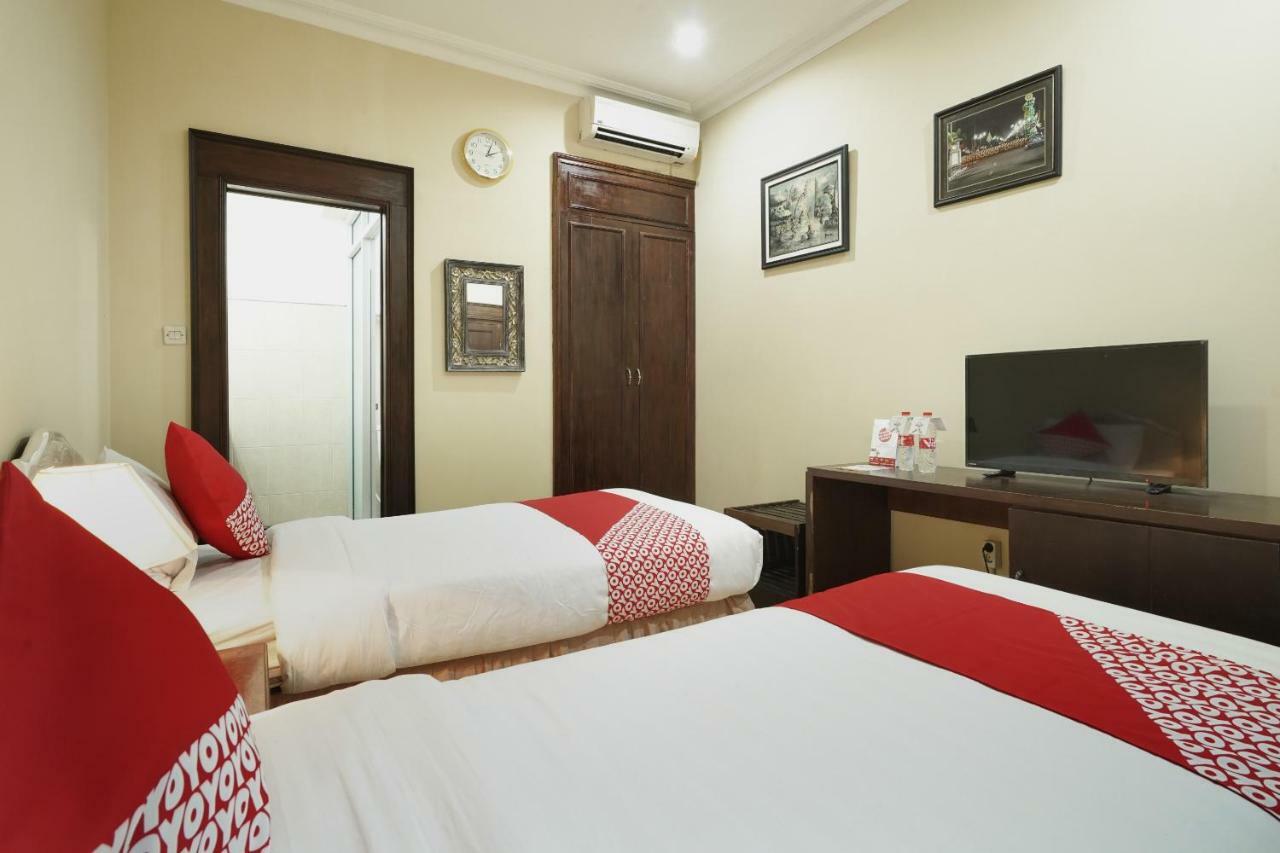 Oyo 804 Ndalem Maharani Guest House Yogyakarta Ngoại thất bức ảnh