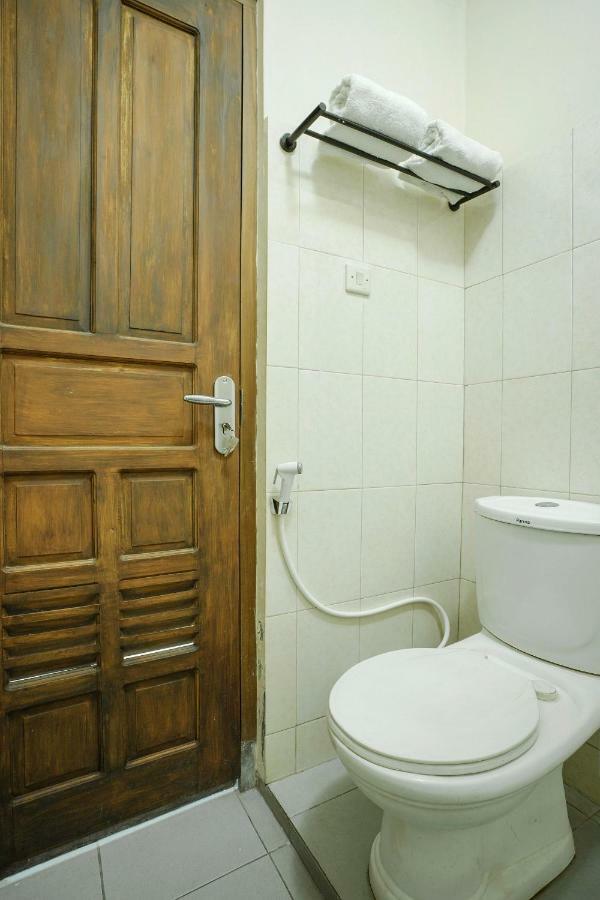 Oyo 804 Ndalem Maharani Guest House Yogyakarta Ngoại thất bức ảnh